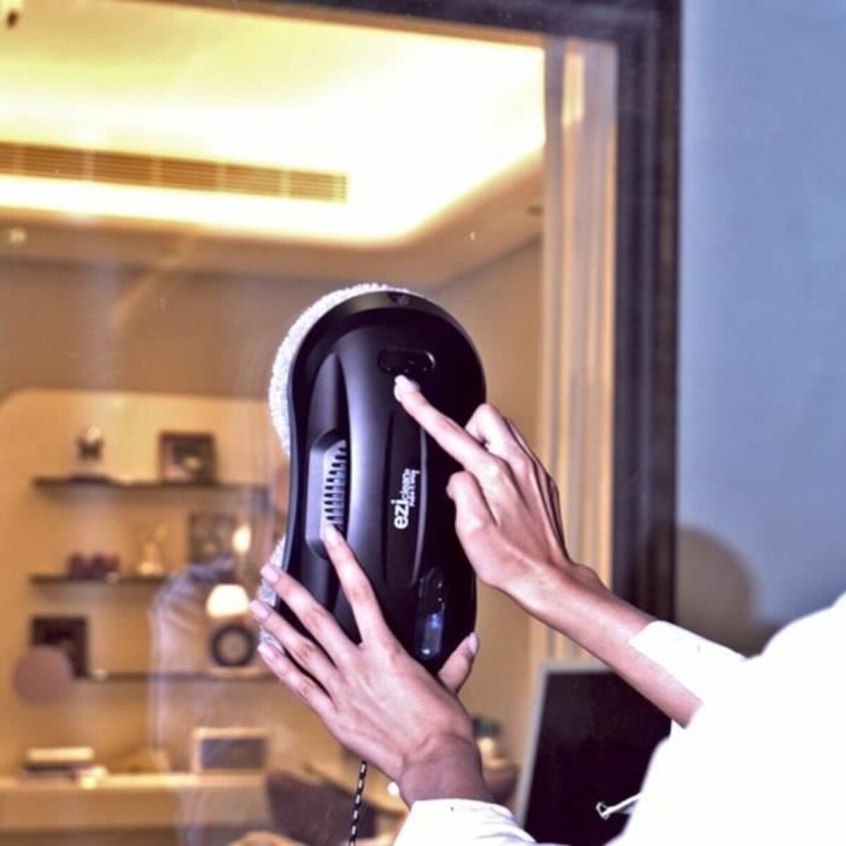 Робот-пылесос EZIclean Windobot S3-2