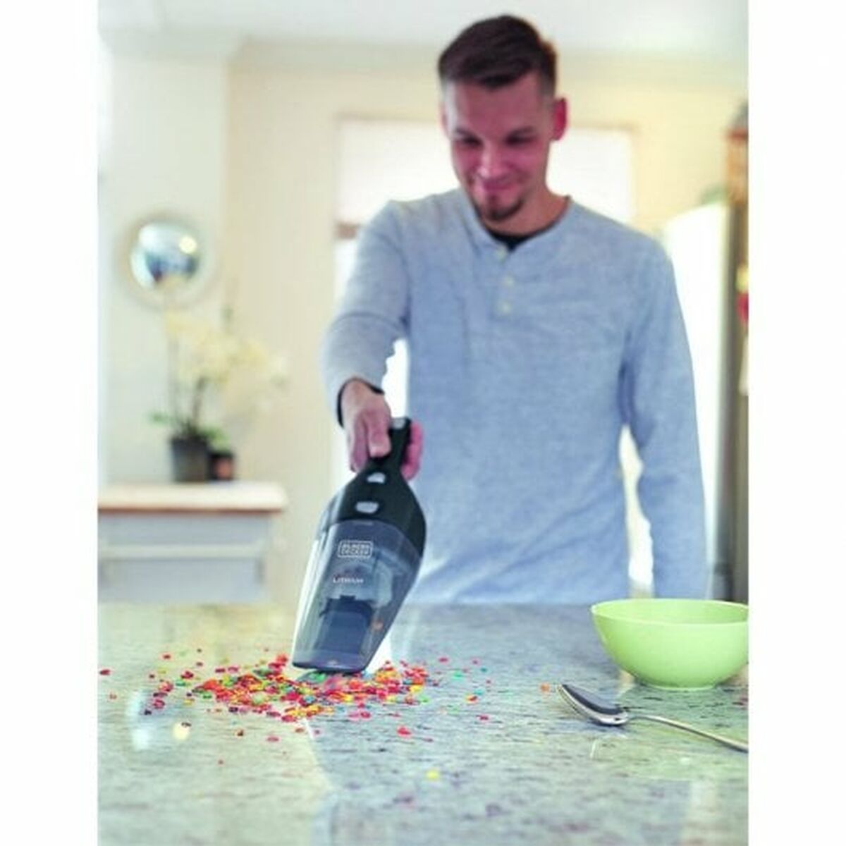 Пылесос-метла Black & Decker NSVA315J-4