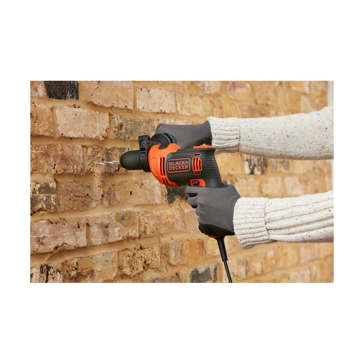 Black & Decker BEH710K-QS 230 V 710 W drill set and accessories-3