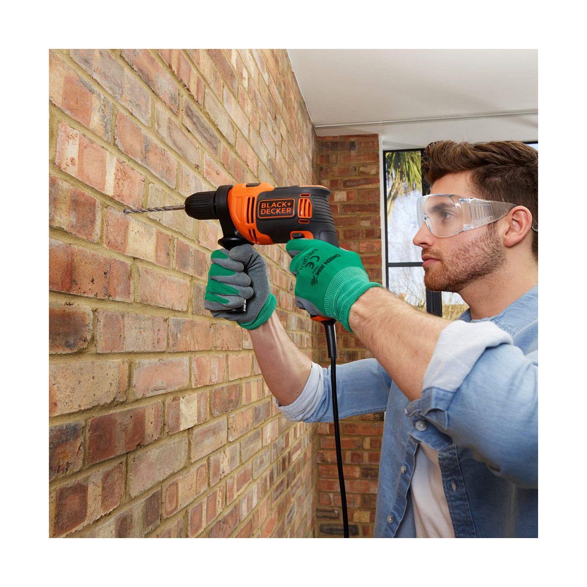 Black & Decker BEH710K-QS 230 V 710 W drill set and accessories-4