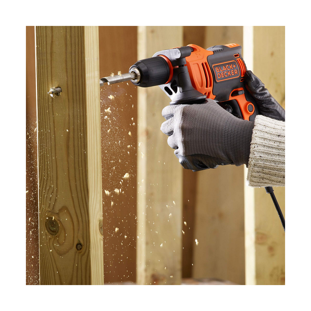 Black & Decker BEH710K-QS 230 V 710 W drill set and accessories-7